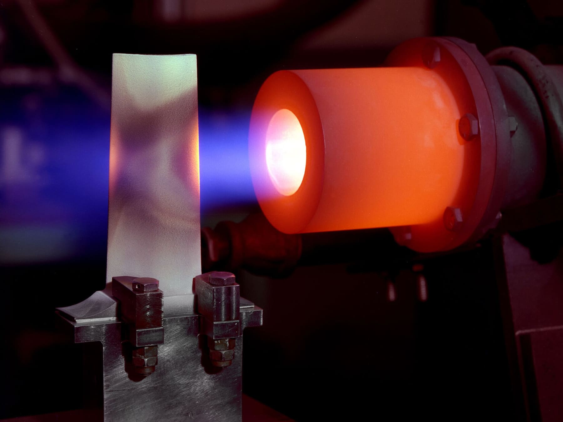 Real hot-gas-path turbine blade on a test rig